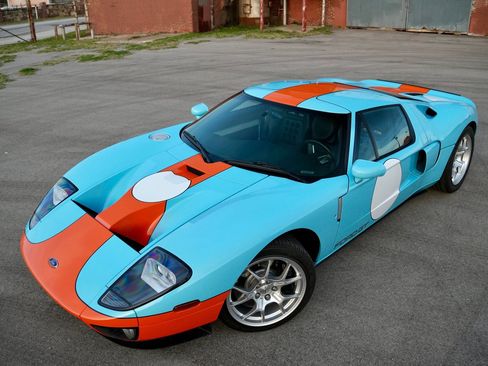 Used 2006 Ford GT RWD image 6