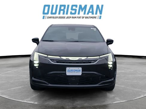 New 2027 Chrysler Pacifica Select AWD/4WD image 8