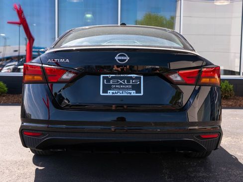 Used 2025 Nissan Altima 2.5 SV FWD image 8