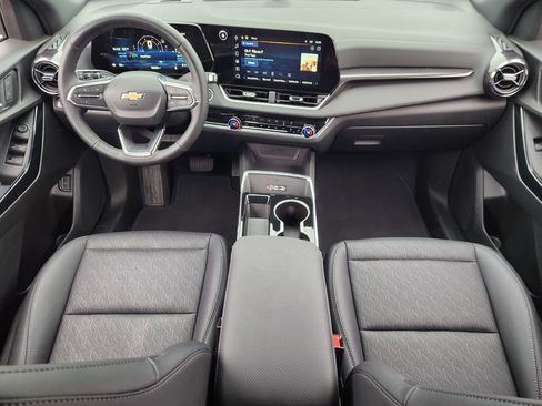 Used 2025 Chevrolet Equinox LT w/ Convenience Package II FWD image 26
