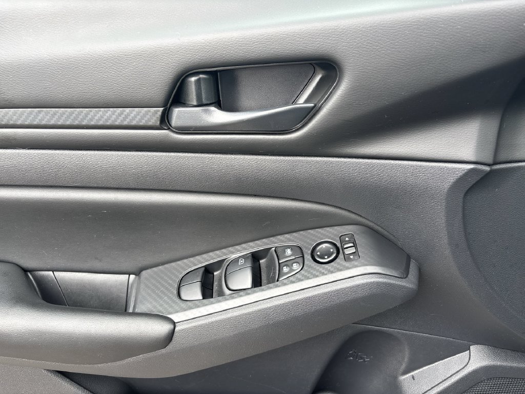 Certified 2025 Nissan Altima 2.5 S FWD image 21