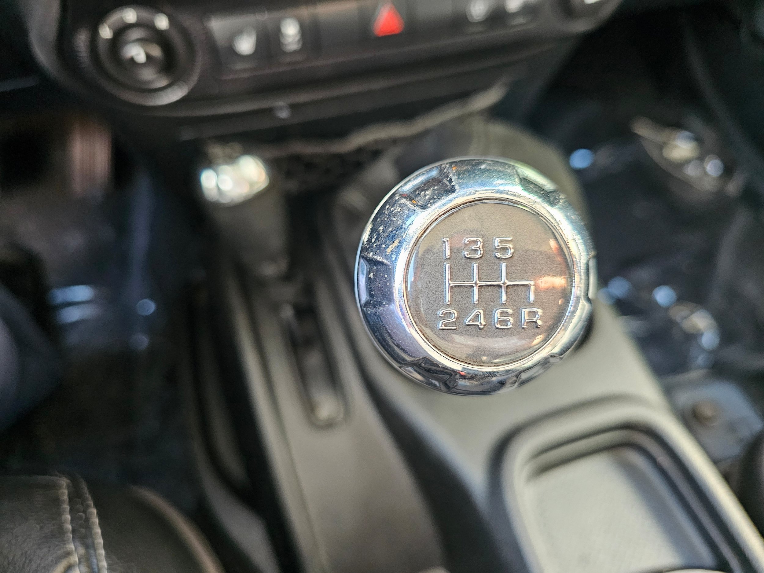 Used 2013 Jeep Wrangler Unlimited Sahara w/ Connectivity Group AWD/4WD image 16