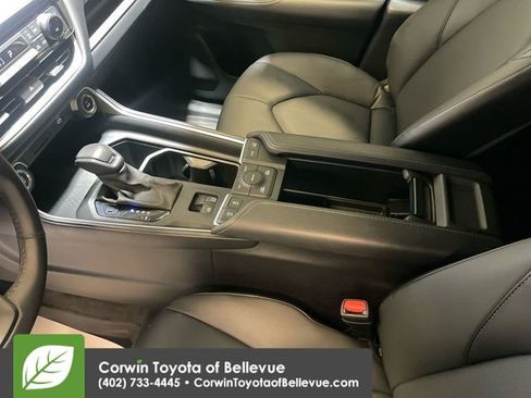 Used 2024 Toyota Grand Highlander XLE image 17