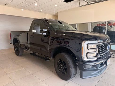 Used 2025 Ford F250 XL w/ STX Appearance Package image 3