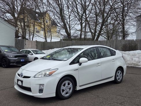 Used 2010 Toyota Prius Three image 2