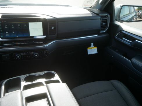 Certified 2024 Chevrolet Silverado 1500 LT w/ Convenience Package II AWD/4WD image 11