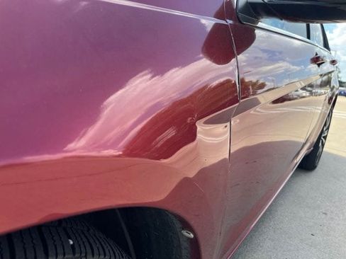 Used 2011 Chrysler 200 S FWD image 4