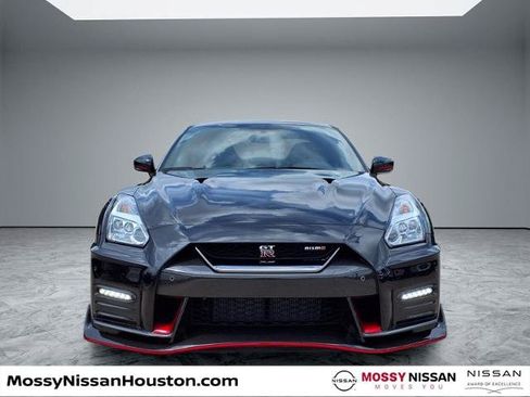 Certified 2020 Nissan GT-R NISMO AWD/4WD image 3