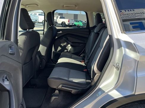 Used 2018 Ford Escape SE image 32