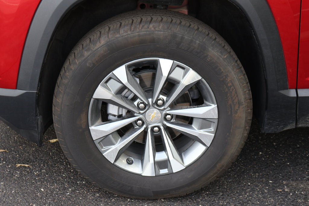 Used 2025 Chevrolet Equinox LT AWD/4WD image 11