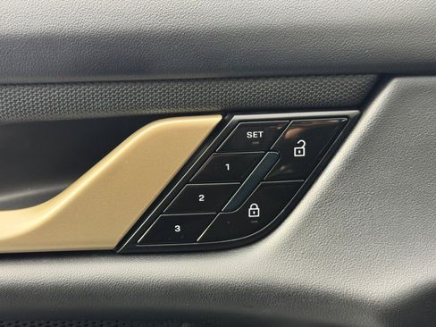 Used 2020 Porsche Taycan 4S w/ Premium Package image 18