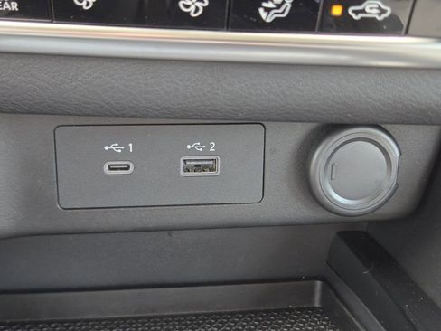 Used 2021 Nissan Rogue SV image 24