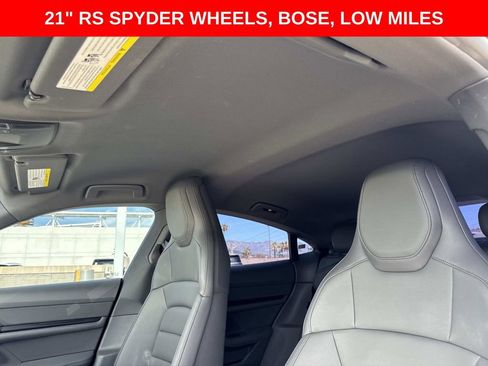 Used 2023 Porsche Taycan image 18
