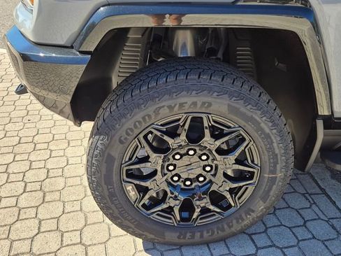 New 2026 GMC Hummer EV SUV w/ LPO, Dark Essentials Package image 4