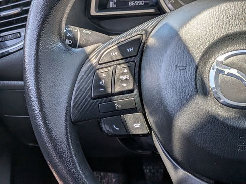 Used 2016 MAZDA MAZDA3 i Sport FWD image 17