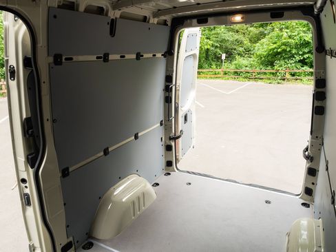 Used 2025 Mercedes-Benz Sprinter 2500 image 15