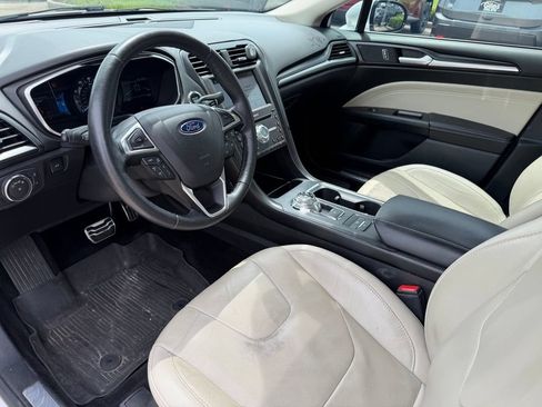 Used 2017 Ford Fusion Titanium FWD image 6