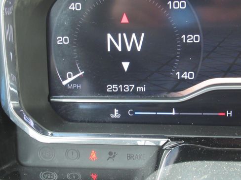 Used 2024 GMC Sierra 1500 SLT AWD/4WD image 28