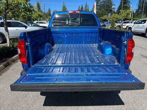 Used 2018 Toyota Tundra SR5 w/ SR5 Upgrade Package AWD/4WD image 10
