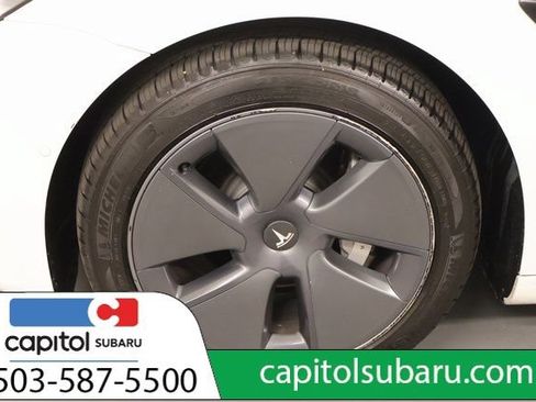 Used 2022 Tesla Model 3 Long Range AWD/4WD image 9