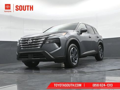 Used 2025 Nissan Rogue SV FWD image 38