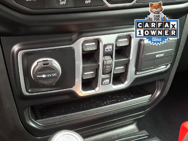 Used 2022 Jeep Wrangler Unlimited Sahara w/ LED Lighting Group AWD/4WD image 24