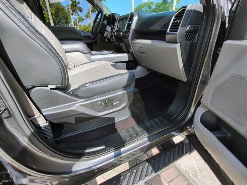 Used 2016 Ford F150 XLT w/ Equipment Group 302A Luxury AWD/4WD image 42