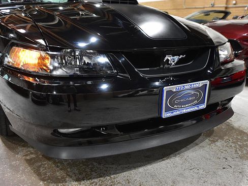 Used 2004 Ford Mustang Mach 1 RWD image 3