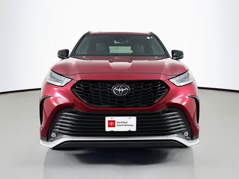 Certified 2024 Toyota Highlander XSE AWD/4WD image 2
