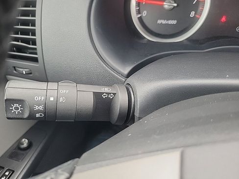 Used 2010 Nissan Sentra 2.0 SR w/ Convenience Pkg image 12