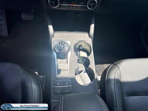 Used 2020 Ford Escape Titanium AWD/4WD image 25