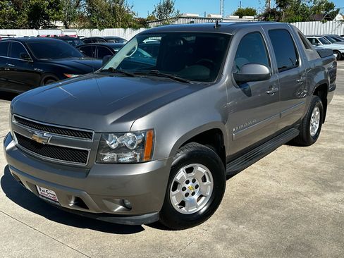 Used 2008 Chevrolet Avalanche LT w/ Convenience Package #1 image 11