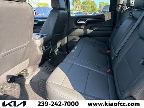 Used 2022 Chevrolet Silverado 1500 RST image 4