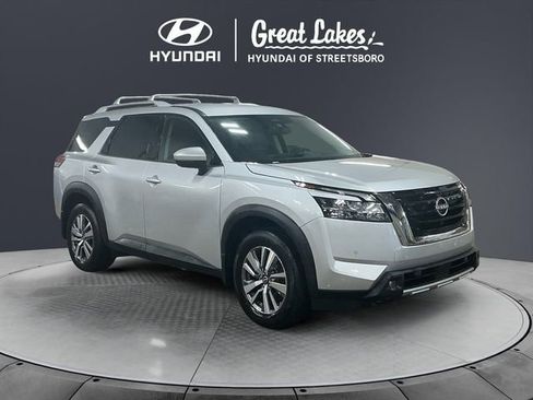 Used 2022 Nissan Pathfinder SL AWD/4WD image 8