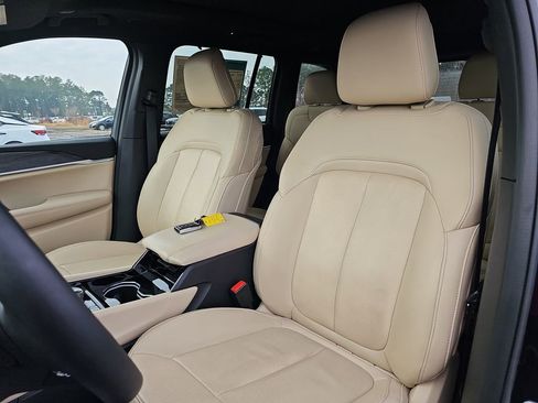 Used 2022 Jeep Grand Cherokee Limited 4xe w/ Luxury Tech Group II image 19