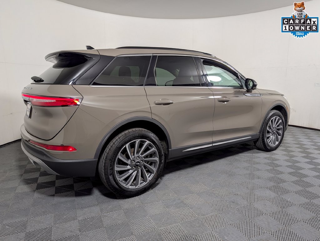 Used 2025 Lincoln Corsair Reserve AWD/4WD image 2