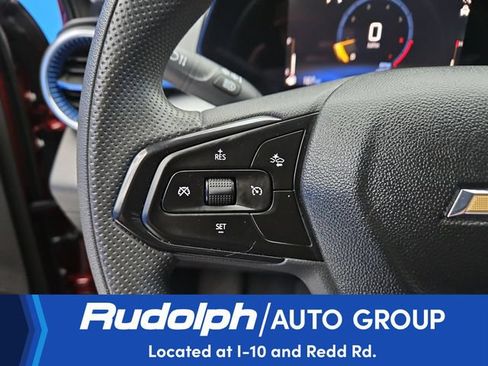 Used 2025 Chevrolet Trax LT FWD image 19