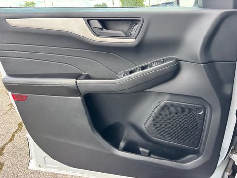 Used 2022 Ford Escape SE w/ Cold Weather Package FWD image 12