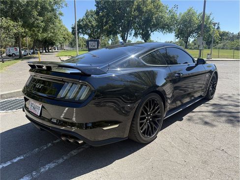 Used 2019 Ford Mustang GT w/ GT Performance Package RWD image 7