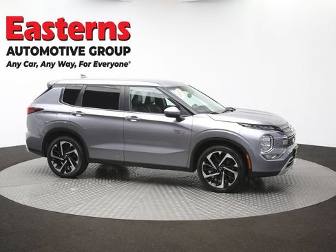 Used 2023 Mitsubishi Outlander SE AWD/4WD image 47