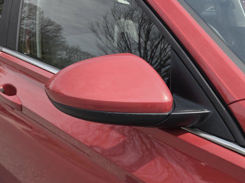 Certified 2025 Volkswagen Jetta SE w/ Sunroof Package image 8