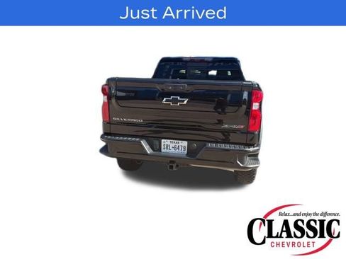 Used 2023 Chevrolet Silverado 1500 ZR2 w/ Technology Package image 20