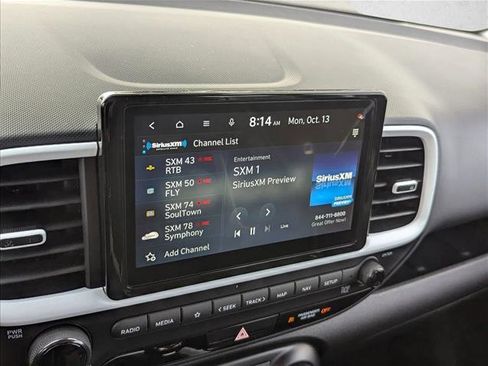 New 2025 Hyundai Venue Limited image 11