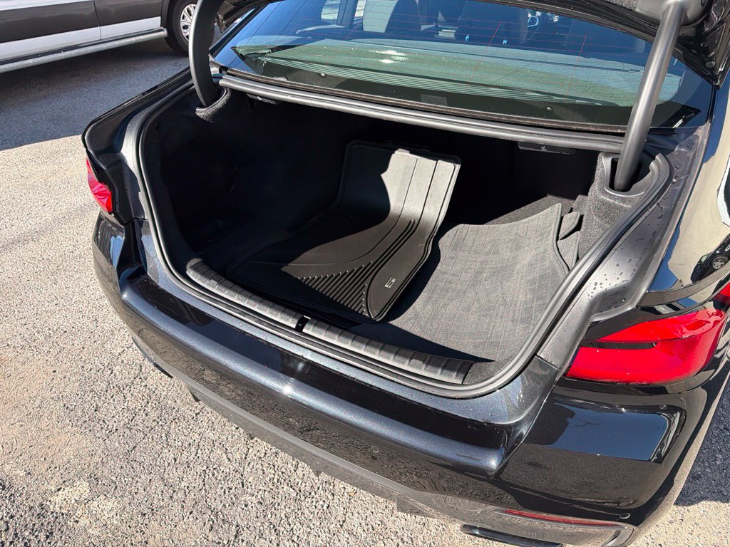 Used 2023 BMW M550i xDrive w/ Executive Package AWD/4WD image 9