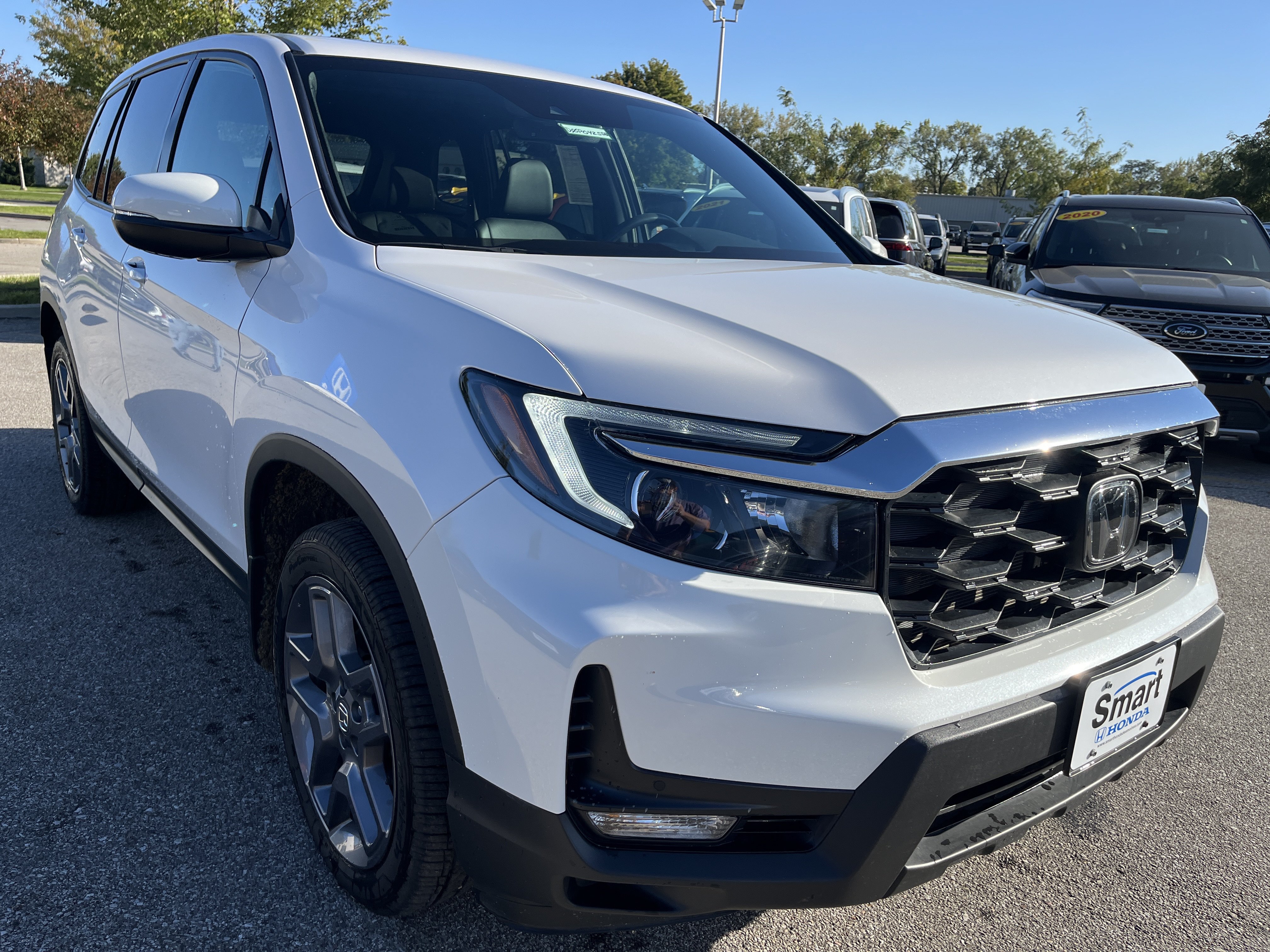 Used 2023 Honda Passport EX-L image 3