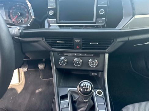 Used 2019 Volkswagen Jetta S image 10