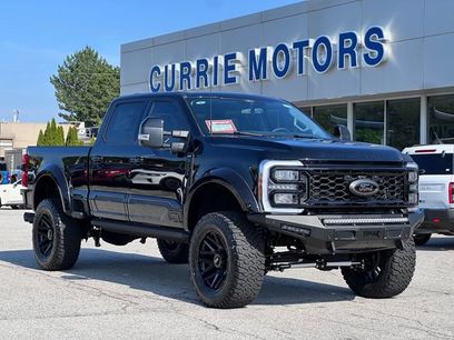 New 2026 Ford F250 Lariat w/ Black Appearance Package