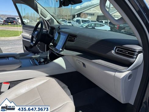 Used 2023 Jeep Wagoneer Series III w/ Premium Group I AWD/4WD image 44