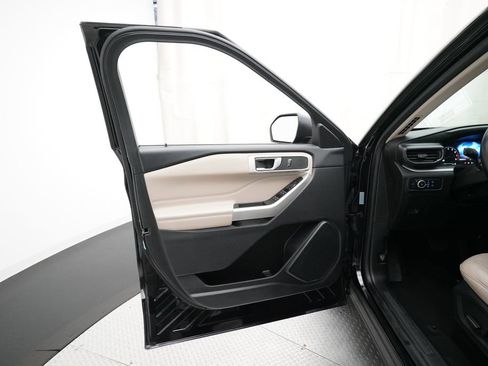 Used 2023 Ford Explorer XLT w/ Equipment Group 202A image 29