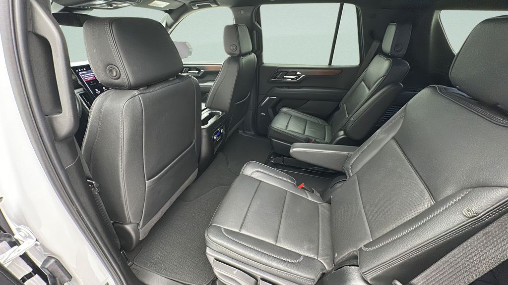 Used 2025 GMC Yukon Denali AWD/4WD image 9